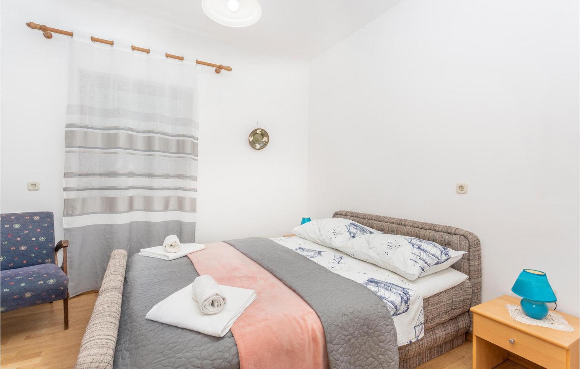 Beautiful Apartment In Malinska With Wifi Екстер'єр фото