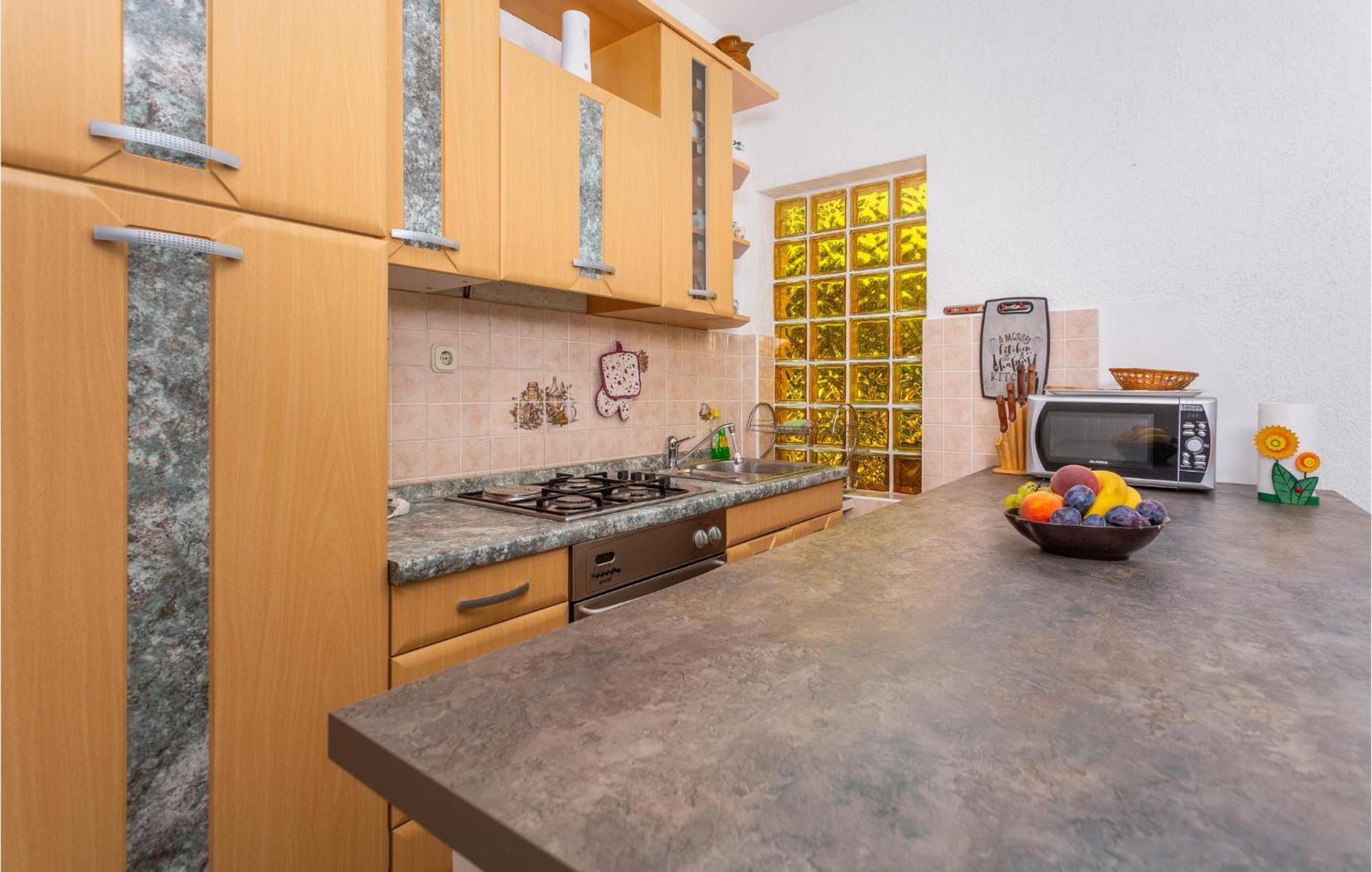 Beautiful Apartment In Malinska With Wifi Екстер'єр фото